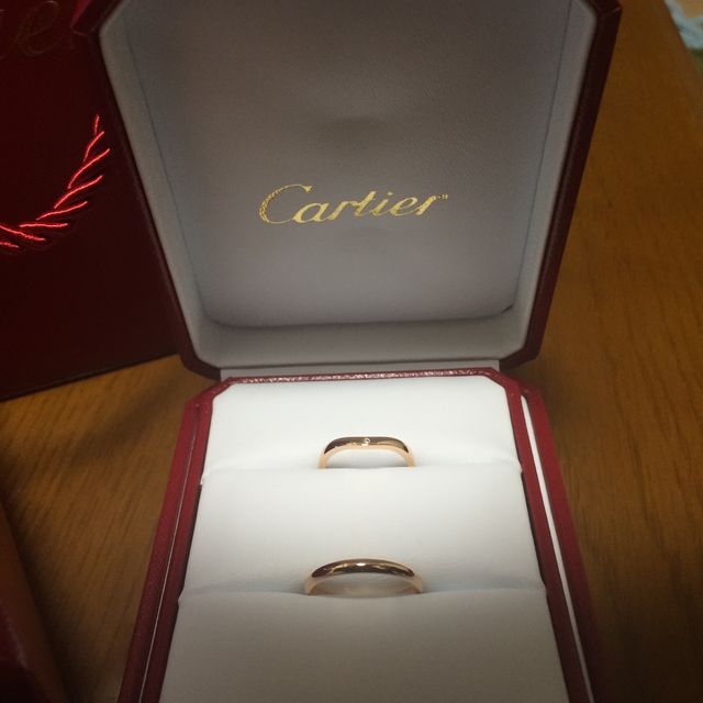 【カルティエ(Cartier)の口コミ】 カルティエ、ティファニーの2店の商品で迷いましたが、一番最初に一目惚れ…