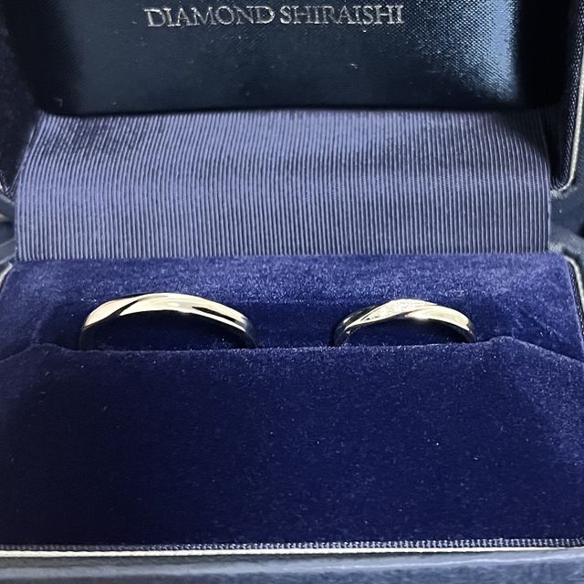 【銀座ダイヤモンドシライシの口コミ】 ・シンプルな中に、華やかさのあるデザインに惹かれたから。
・着け心地が…