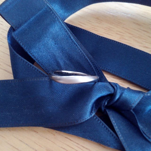 【4℃ BRIDAL(ヨンドシーブライダル)の口コミ】 シンプルかつ動きのあるデザインに、質の良いプラチナであった、が最大の…