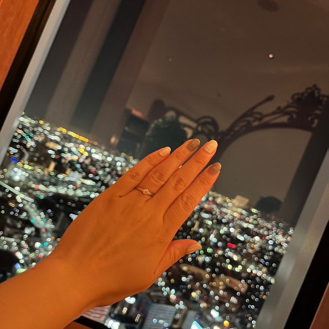 【エクセルコダイヤモンド(EXELCO DIAMOND)の口コミ】 シンプルでかつ、さりげなく輝くデザインを探しており、
ダイヤモンドの輝…