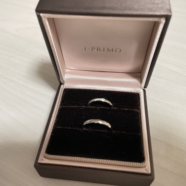 【アイプリモ(I-PRIMO)の口コミ】 いろいろな種類のデザインの指輪があってかなり迷いましたが、シンプルだ…