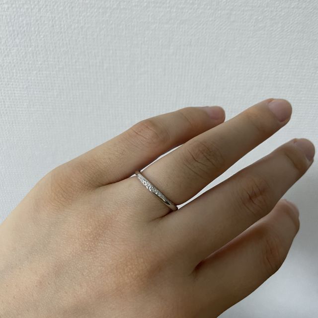 【アイプリモ(I-PRIMO)の口コミ】 女性用はストレートでシンプルなデザインを探していました。ダイヤが目立…