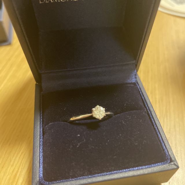 【銀座ダイヤモンドシライシの口コミ】 ダイヤモンドの品質から選びました。４Cについても知らなかったので、詳し…