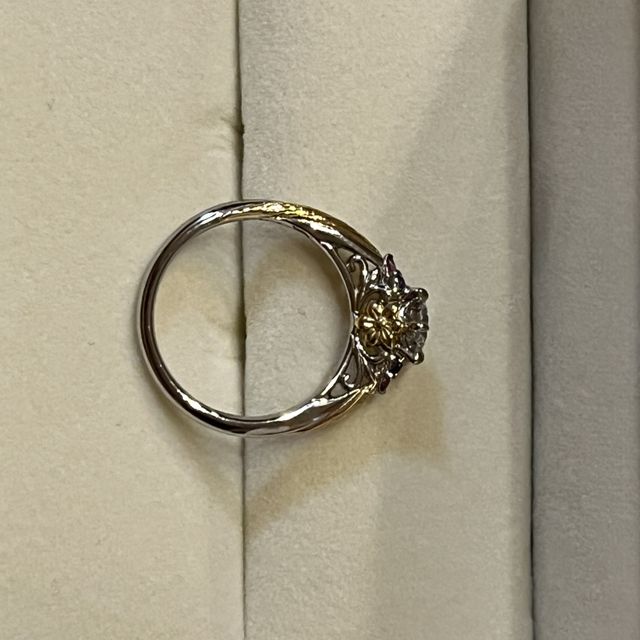 【ケイウノ ブライダル(K.UNO BRIDAL)の口コミ】 ディズニーデザインで、受け継いだダイヤの指輪を作りたかったためケイウ…