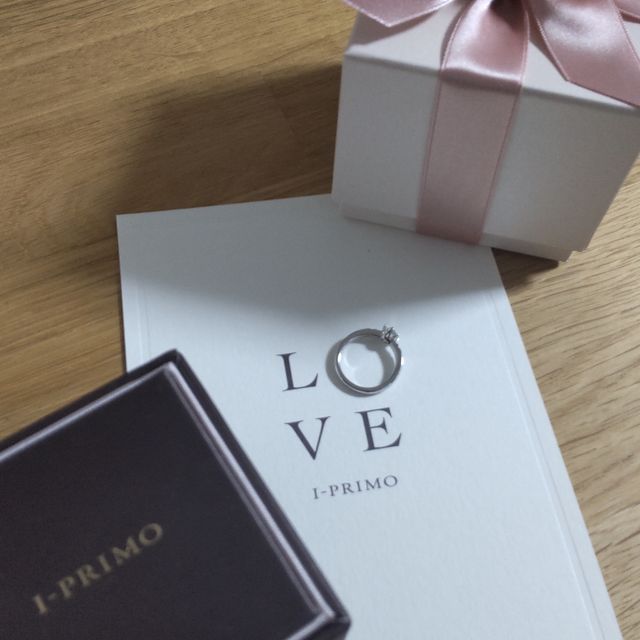 【アイプリモ(I-PRIMO)の口コミ】 一目惚れです。
指に似合う診断をして頂いたときに最初に提示していただい…