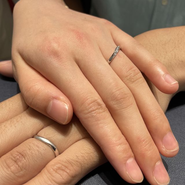 【銀座ダイヤモンドシライシの口コミ】 デザインがシンプルで、ダイヤモンドもきれいに輝いていて自分の好みのデ…