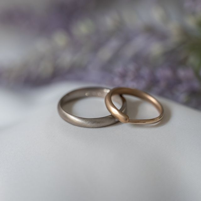 【Cayof(カヨフ)の口コミ】 個性的だけど、シンプルで柔らかさのある指輪にしたくてこの形にしました…