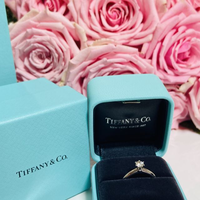 【ティファニー(Tiffany & Co.)の口コミ】 圧倒的ブランド力です。誰が見てもティファニーだとわかるデザインであり…