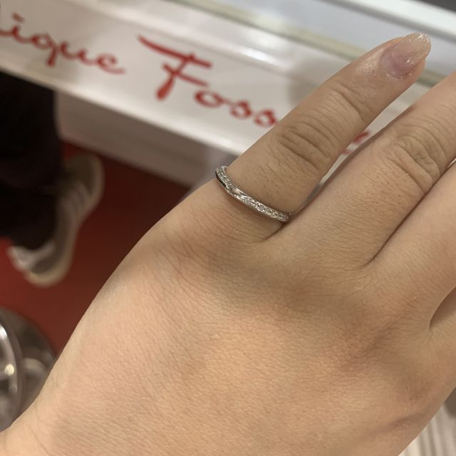 【アンジェリックフォセッテ(Angelique Fossette)の口コミ】 一般的なウェーブデザインでかわいいです。他のものも可愛らしい感じのデ…