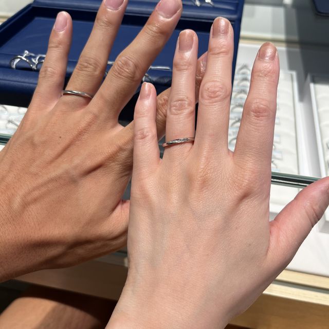 【銀座ダイヤモンドシライシの口コミ】 ダイヤモンドが綺麗で、存在感がある指輪です。シンプルかつ洗練されたデ…