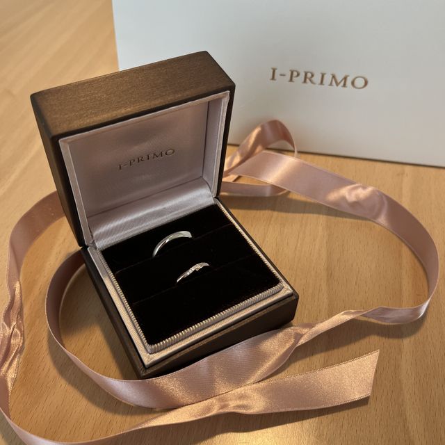 【アイプリモ(I-PRIMO)の口コミ】 お互い良いなと思うデザイン、色が違うシリーズのものでした。お揃いにし…