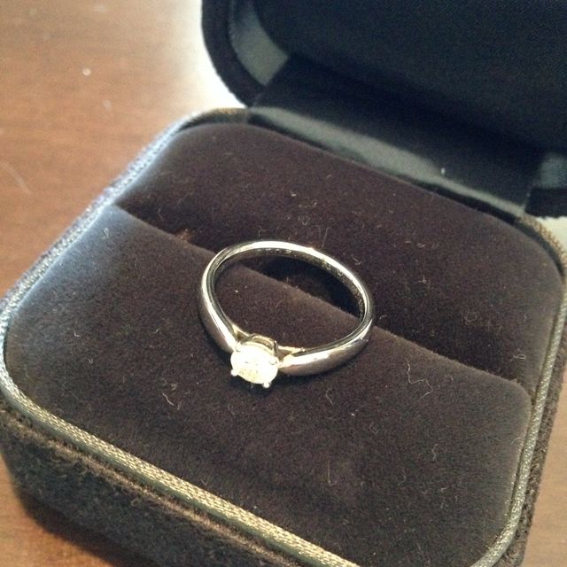 【ティファニー(Tiffany & Co.)の口コミ】 一粒石の婚約指輪に憧れており、頻繁につけたかったので高さがあまり出な…