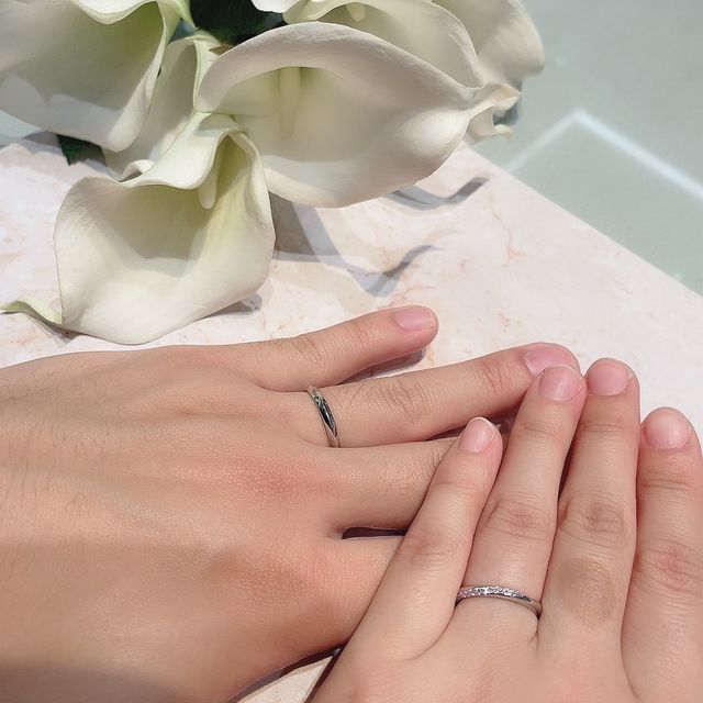 【アイプリモ(I-PRIMO)の口コミ】 小さなダイヤが斜めに連なってついている細めの指輪がいいな〜と思ってい…