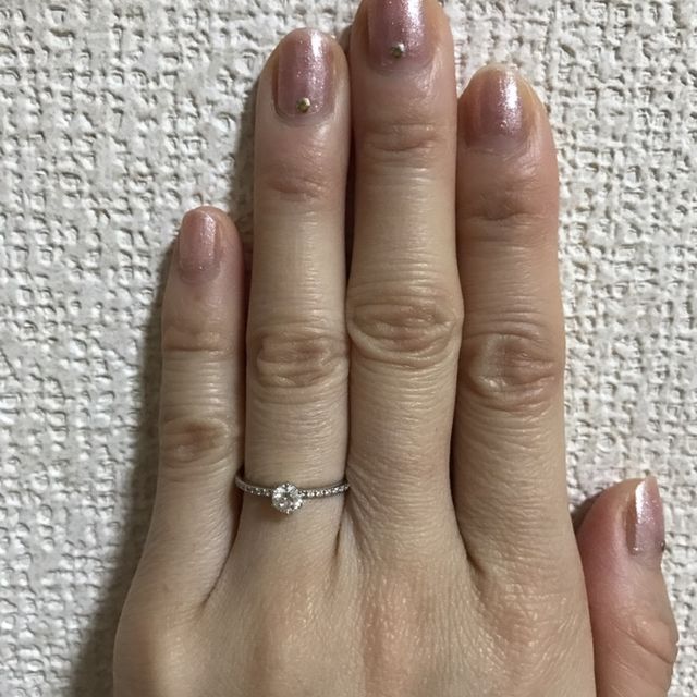 【Orefice(オレフィーチェ)の口コミ】 他店でも同様のデザインの指輪を見ていましたが、こちらの指輪はセンター…