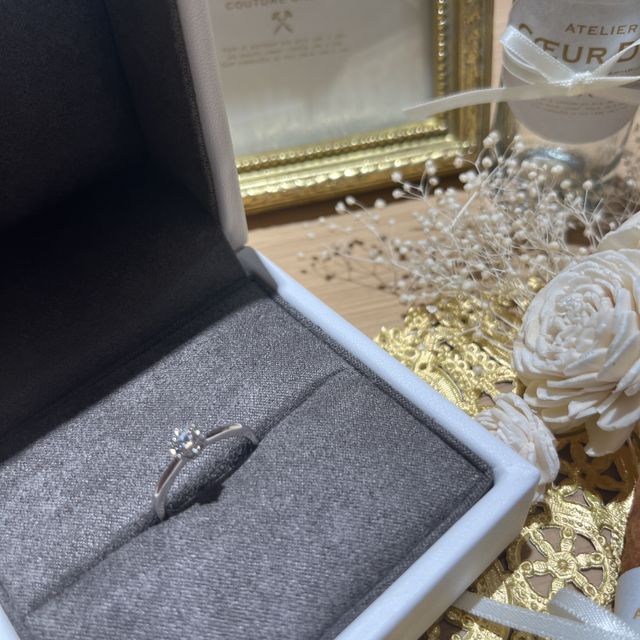 【COEUR D'OR(クゥドール)の口コミ】 一緒に婚約指輪を買いに行ったのですが、シンプルデザインのがほしくて、…