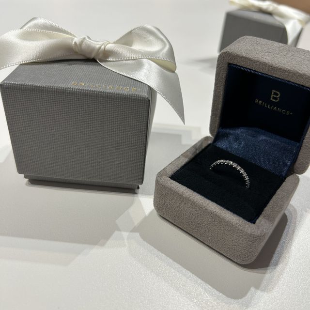 【BRILLIANCE+(ブリリアンスプラス)の口コミ】 とても指輪をつけてるのを見て輝いてると思った、また1から指輪のことやダ…