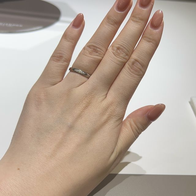 【ラザール ダイヤモンド(LAZARE DIAMOND)の口コミ】 派手すぎず、さりげなく繊細なデザインのダイヤモンドが美しく魅力的でし…