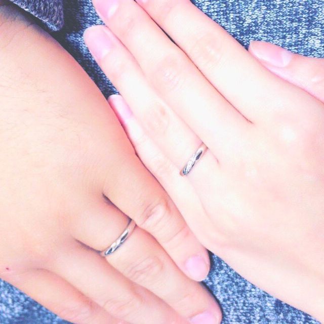 【Something Blue(サムシングブルー)の口コミ】 まずデザインが好みでした。
夫も私もシンプルなデザインが好きで、
あま…