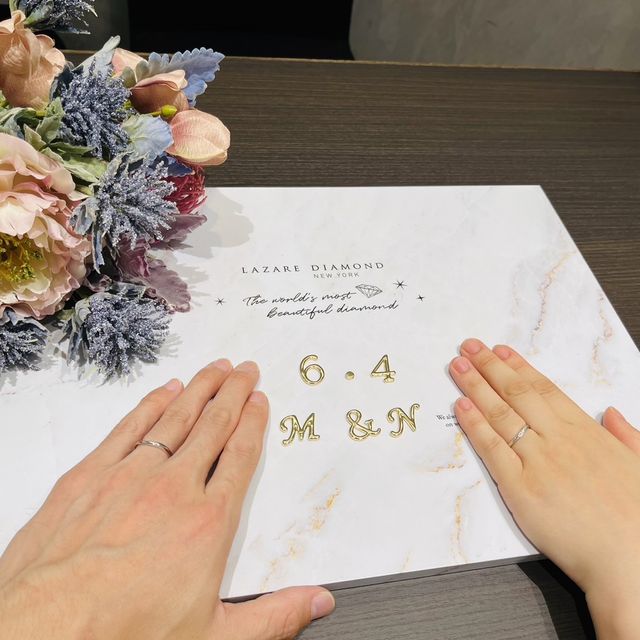 【ラザール ダイヤモンド(LAZARE DIAMOND)の口コミ】 虹色に輝くダイヤモンドがとても綺麗で、何度も指輪を見つめてしまいます…