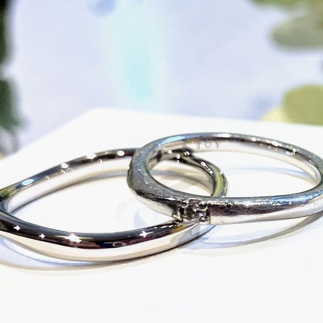 【4℃ BRIDAL(ヨンドシーブライダル)の口コミ】 シンプルで上品さのあるものを探していた所、こちらの指輪に目が止まり購…