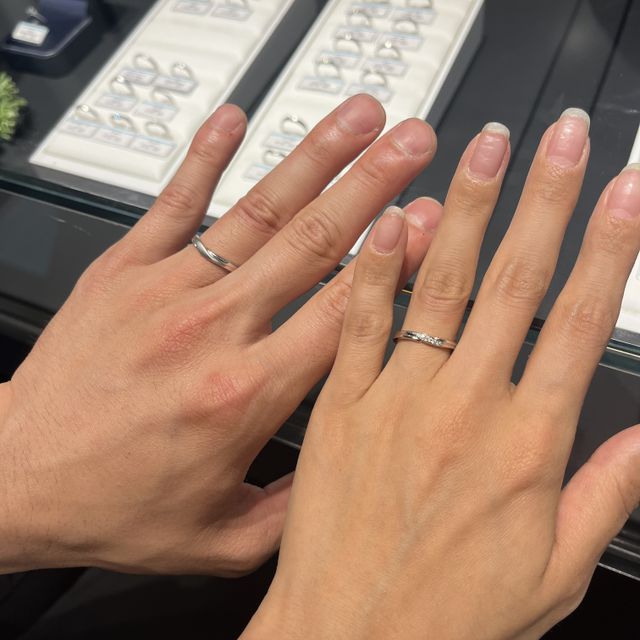 【銀座ダイヤモンドシライシの口コミ】 シンプルなものを探していましたか、ダイヤモンドのキラキラした輝きに魅…