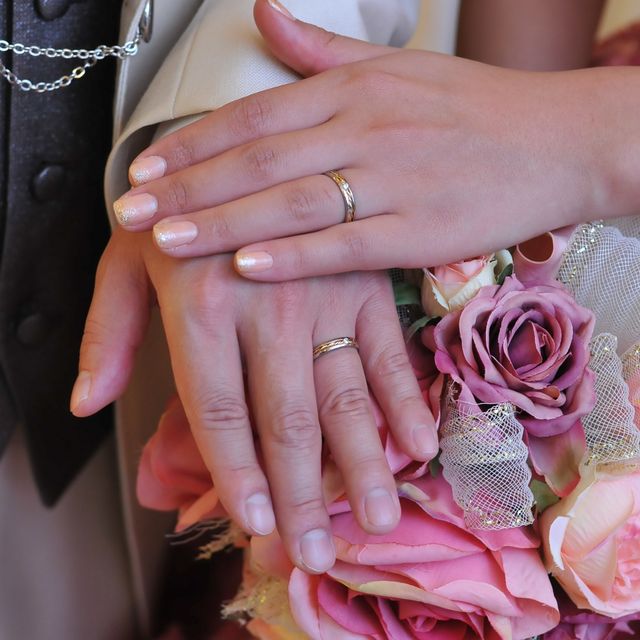 【アイプリモ(I-PRIMO)の口コミ】 プラチナのシンプルな物はつまらないと思っていたので、中にピンクゴール…