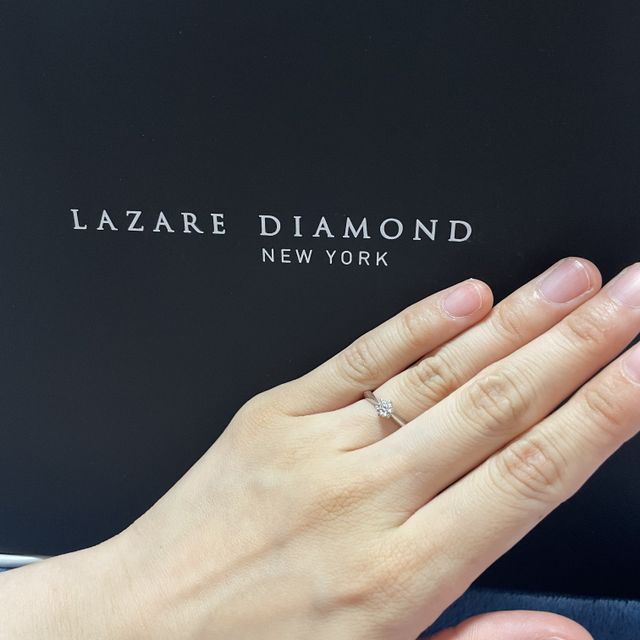 【ラザール ダイヤモンド(LAZARE DIAMOND)の口コミ】 一目見てこの輝いたダイヤモンドに目を奪われました。いろんな種類の指輪…