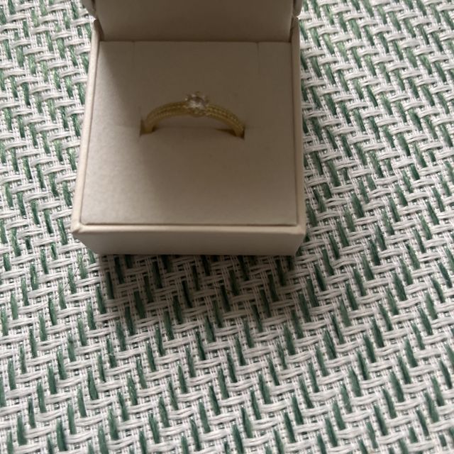 【atelier CraM(アトリエ クラム)の口コミ】 デザインがたくさんありました。デザインすごくが個性的でした。指輪の色…