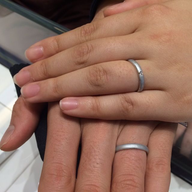 【銀座ダイヤモンドシライシの口コミ】 指輪の決め手は、普段使いできるシンプルなデザインだったからです。夫婦…