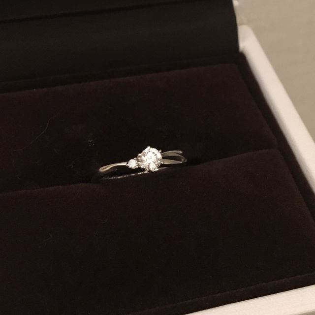 【アイプリモ(I-PRIMO)の口コミ】 シンプルなストレートの予定でしたが、ラインが交差して空間があるのが魅…