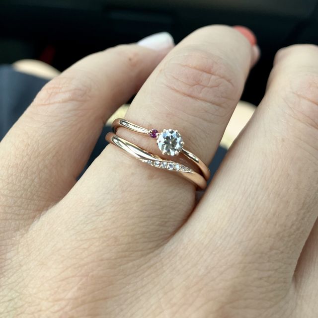 【Galopine & Galopin(ガロピーネガロパン)の口コミ】 指輪のデザインがすごくかわいくて、つけ心地も良く決めました。結婚指輪…