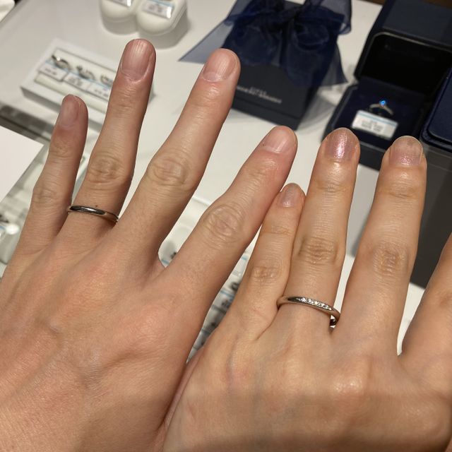 【銀座ダイヤモンドシライシの口コミ】 男性用はシンプルなストレートが良いと最初から決まっていましたが、女性…