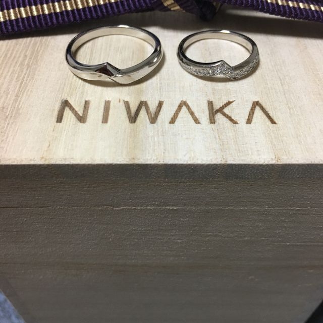 【俄(にわか)の口コミ】 綾を購入しました。デザインもコンセプトも素敵でいろいろ付けて迷ってい…