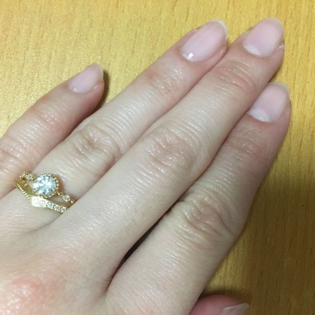 【JEWELRY  KAMATA(ジュエリーかまた)の口コミ】 可愛らしいデザインに一目惚れしました。色がゴールドなところ、華奢なラ…