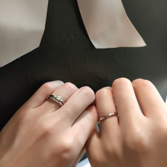 【エクセルコダイヤモンド(EXELCO DIAMOND)の口コミ】 オーソドックスに見えて少し遊びのあるデザインを探していました。エリザ…