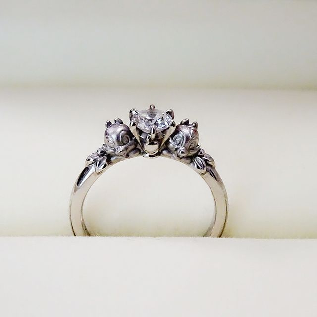 【ケイウノ ブライダル(K.UNO BRIDAL)の口コミ】 はじめは婚約指輪は無しで、結婚指輪を豪華にしよう。と、ディズニーが大…