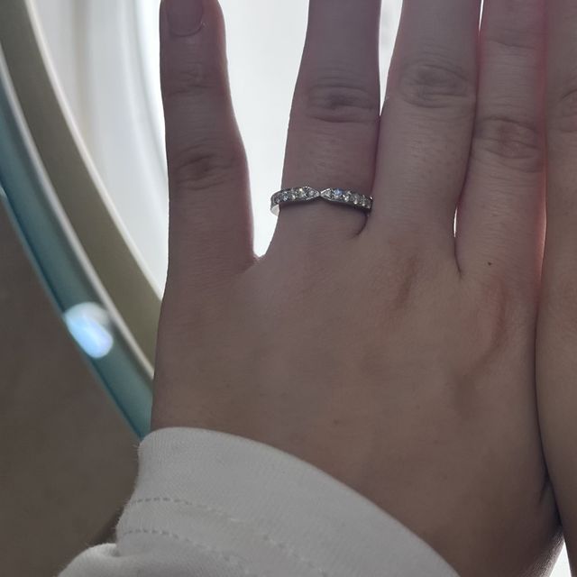 【ショーメ(CHAUMET)の口コミ】 「TRIOMPHE DE CHAUMET」マリッジリングです。ダイヤモンドが散りばめられ…