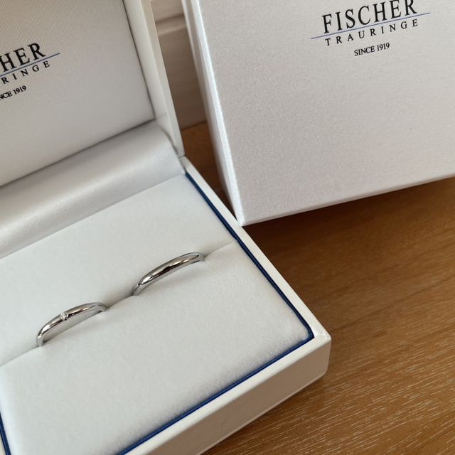 【FISCHER(フィッシャー)の口コミ】 指輪のデザインはシンプルで普段使いにも良いです。
素材はプラチナで、知…
