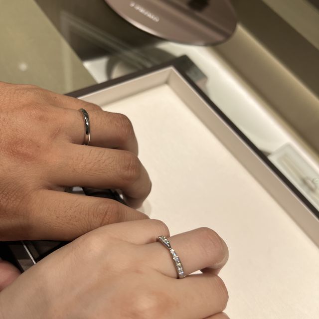 【アイプリモ(I-PRIMO)の口コミ】 ダイヤが雪の結晶になっている所が可愛くとてもキラキラしていました。ま…