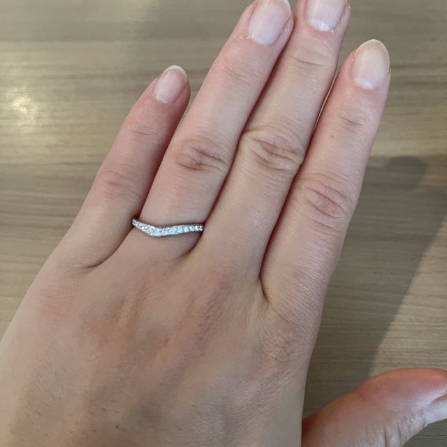 【モニッケンダム(MONNICKENDAM)の口コミ】 婚約指輪がショーメのリアンダムールで、重ね付け出来る結婚指輪を探して…