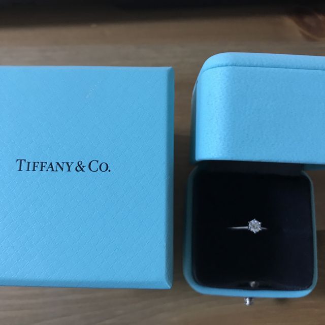 【ティファニー(Tiffany & Co.)の口コミ】 彼女からは特に好きなブランドなど聞いていなかったが、希望のデザインは…