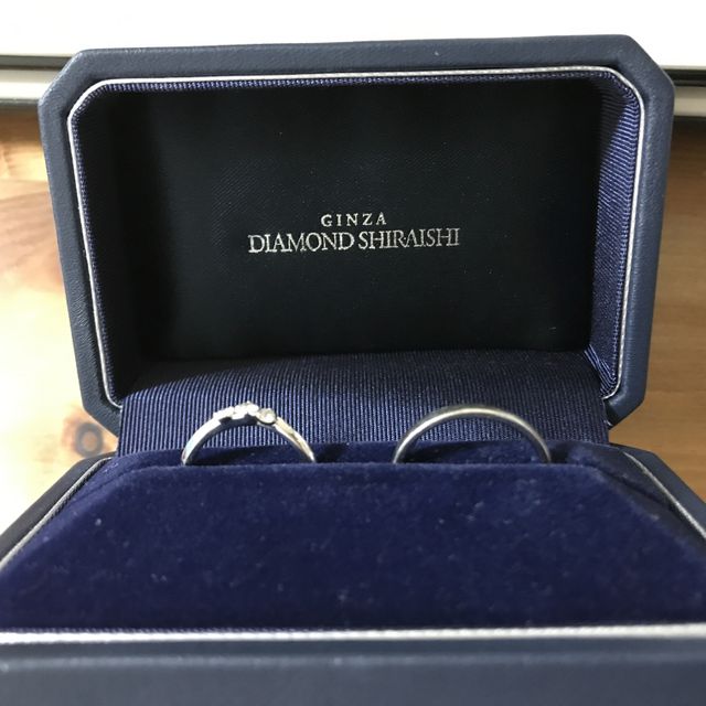 【銀座ダイヤモンドシライシの口コミ】 妻が希望のデザインがある店を探していたところ、ちょうど理想のデザイン…