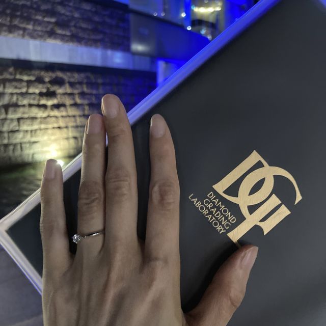 【銀座ダイヤモンドシライシの口コミ】 プロポーズの際にサプライズで婚約指輪を送りたいと考えましたが、彼女の…