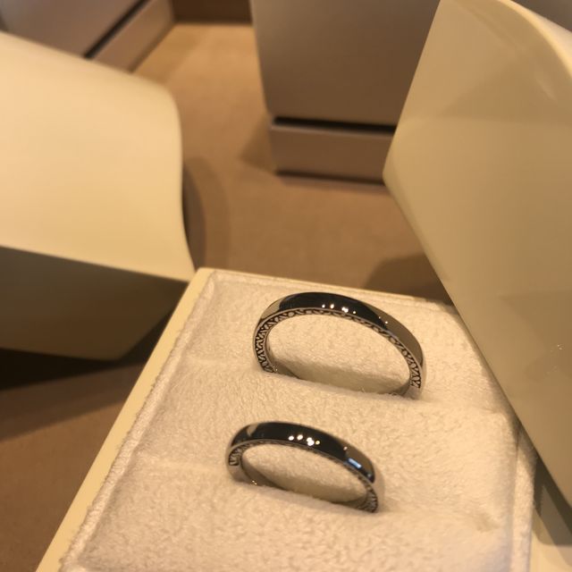 【LUCIE(ルシエ)の口コミ】 婚約指輪と同じブランドで合わせやすくバランスを考えて選んだ。シンプル…