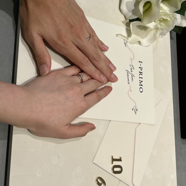 【アイプリモ(I-PRIMO)の口コミ】 指輪のリングの太さ、色、デザインが一目見て気に入りました。
色はゴール…