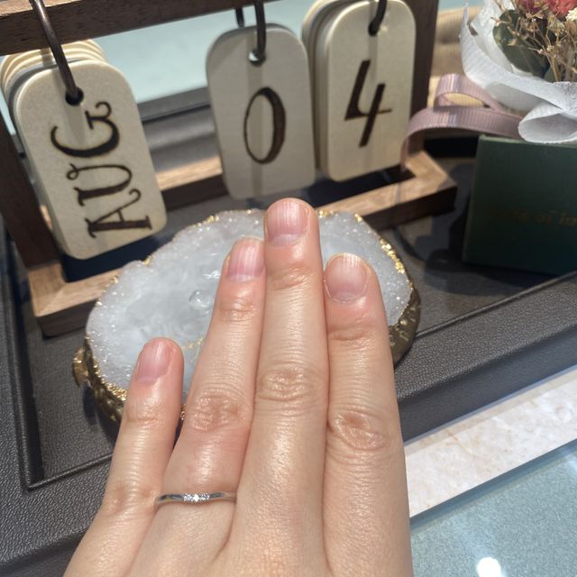 【アイプリモ(I-PRIMO)の口コミ】 デザインが可愛くて、指輪の形がv字になっていることで指が細くなるのが決…