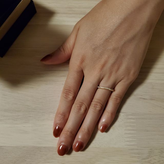 【ラザール ダイヤモンド(LAZARE DIAMOND)の口コミ】 シンプルで普段遣いできるもの。パートナーの普段の服装がシンプルなので…