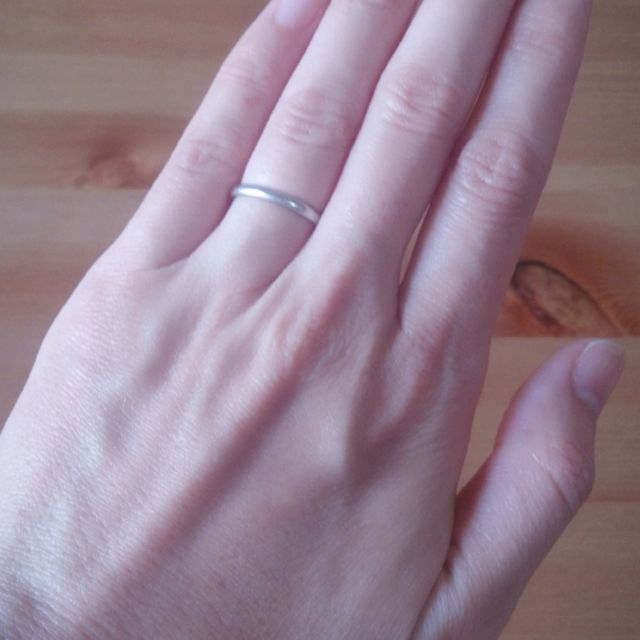 【ティファニー(Tiffany & Co.)の口コミ】 シンプルで飽きのこないデザインが決め手になりました。これから歳をとっ…