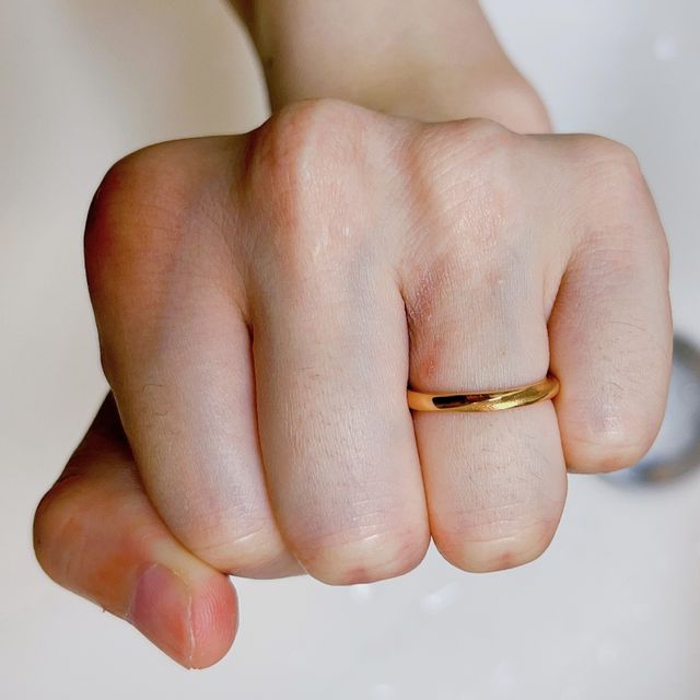 【TRECENTI(トレセンテ)の口コミ】 シルバーが似合わないのでピンクゴールドに。
いくつか見ていた中でつや消…