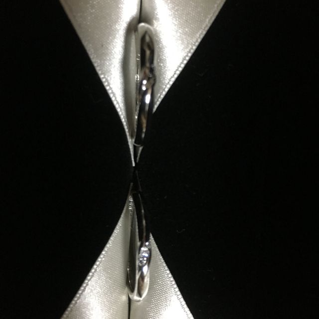 【エクセルコダイヤモンド(EXELCO DIAMOND)の口コミ】 仕事上あまり華美でない指輪を探していました。夫婦ともに希望する指輪が…